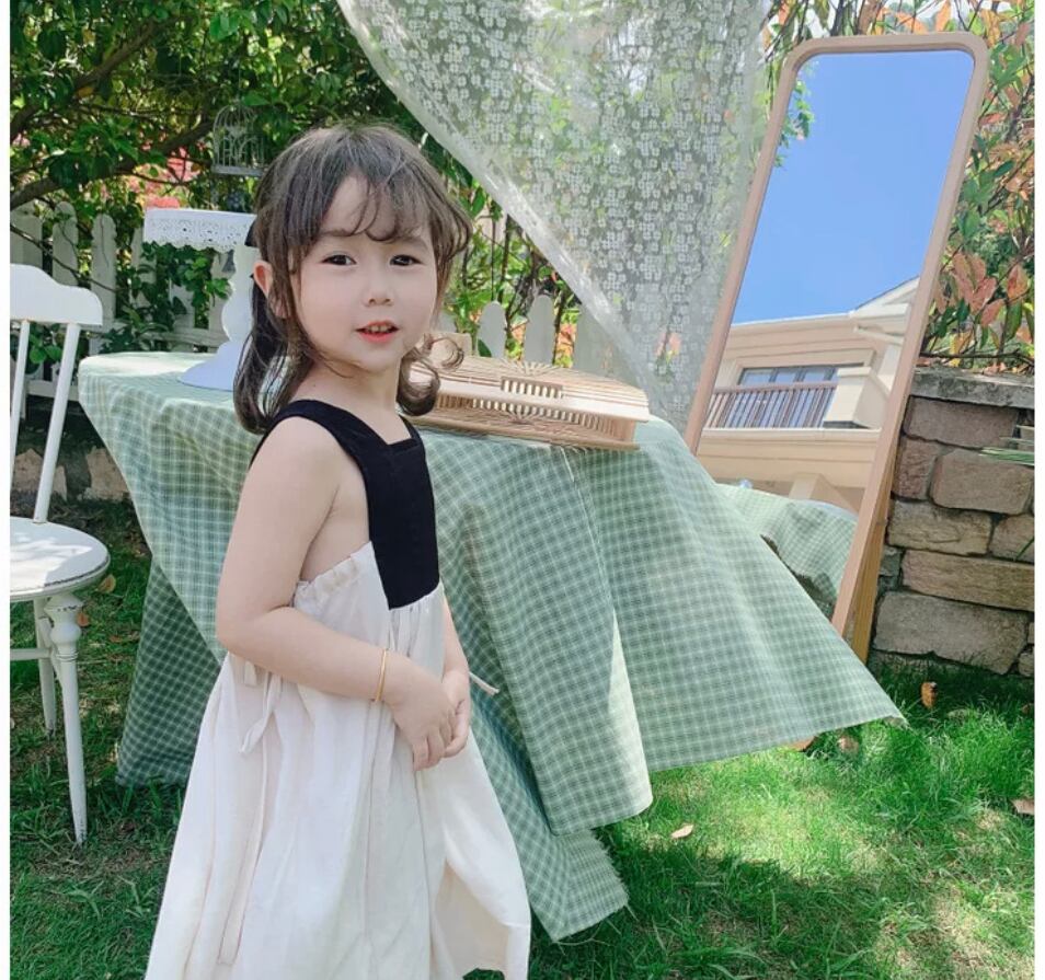 バックオープンワンピース……….ナチュラル ホワイト モノトーン ブラック ドレス 海外子供服 夏 女の子 プチプラ 海外子供服 韓国