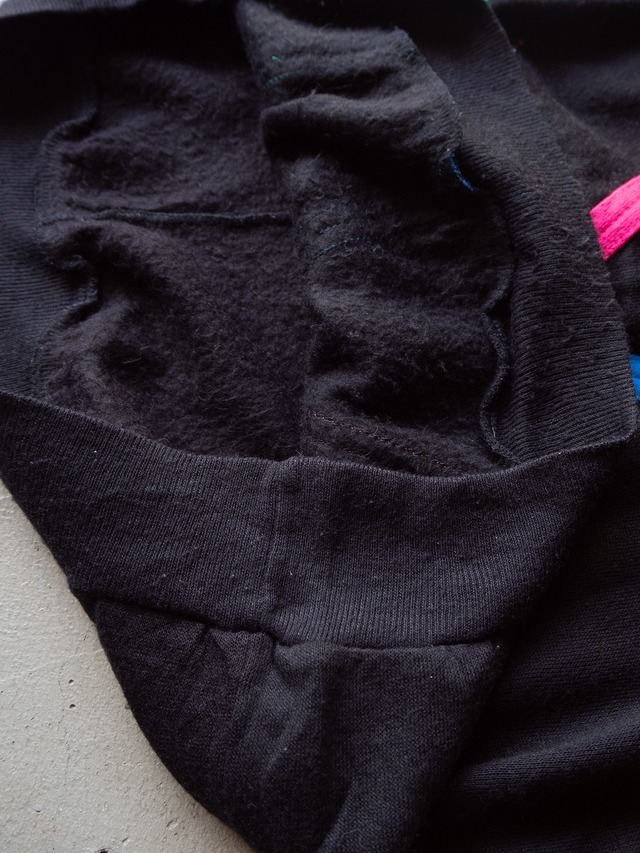 "Young stuff" '90s vintage Multi color line sweat