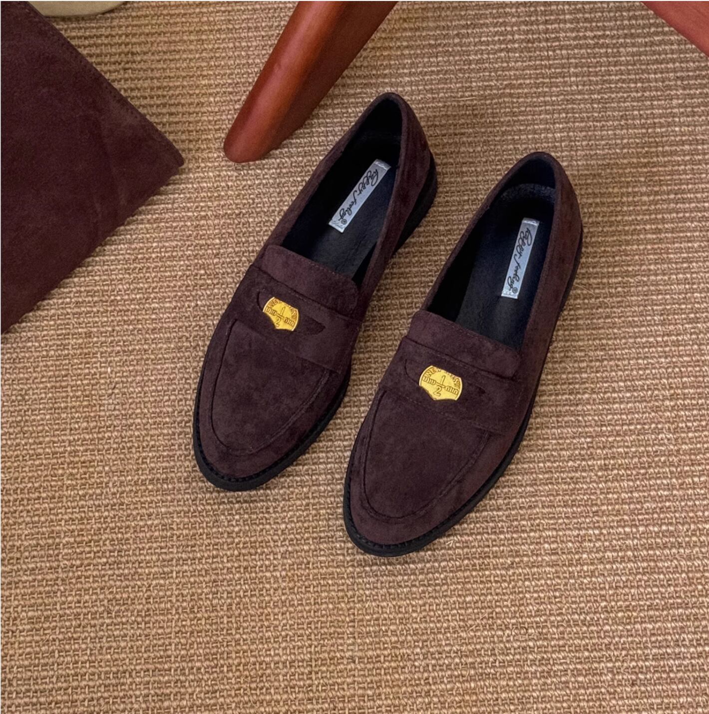 Retro round toe low heel shoes