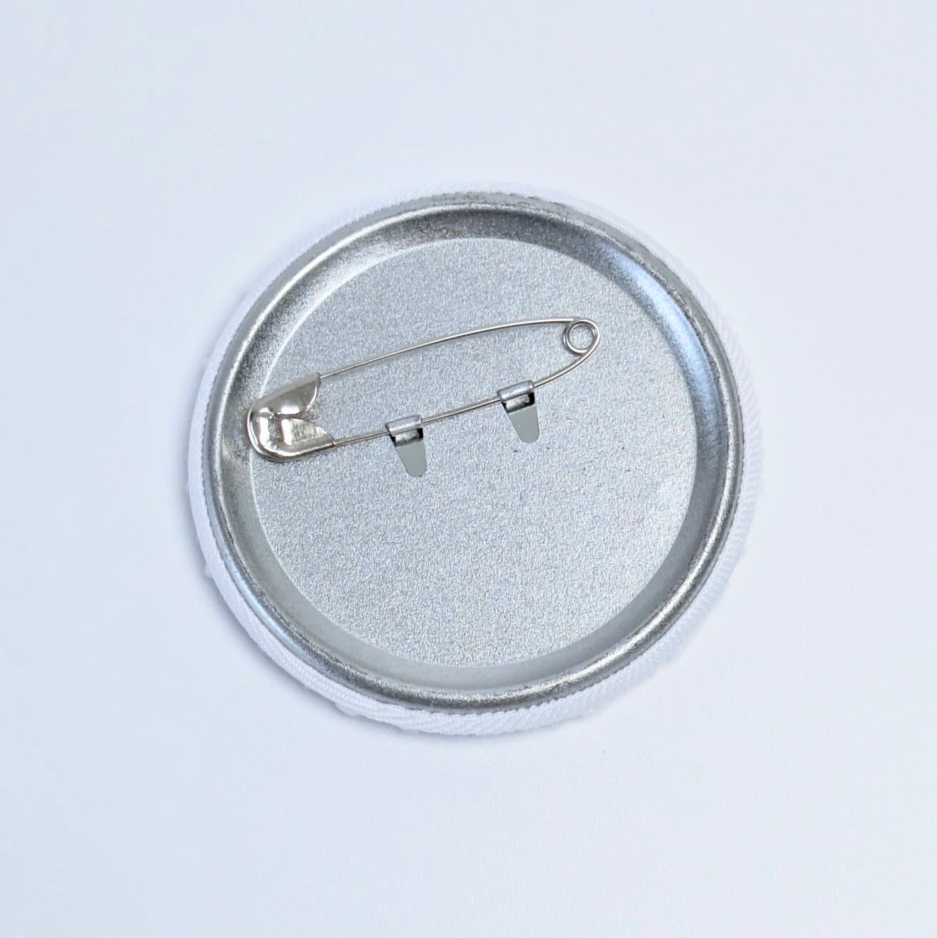 送料無料! 【 IT(イット)】★フカフカBIG缶バッジ★ 『ペニーワイズ』 〚アメリカン雑貨 アメトイ〛