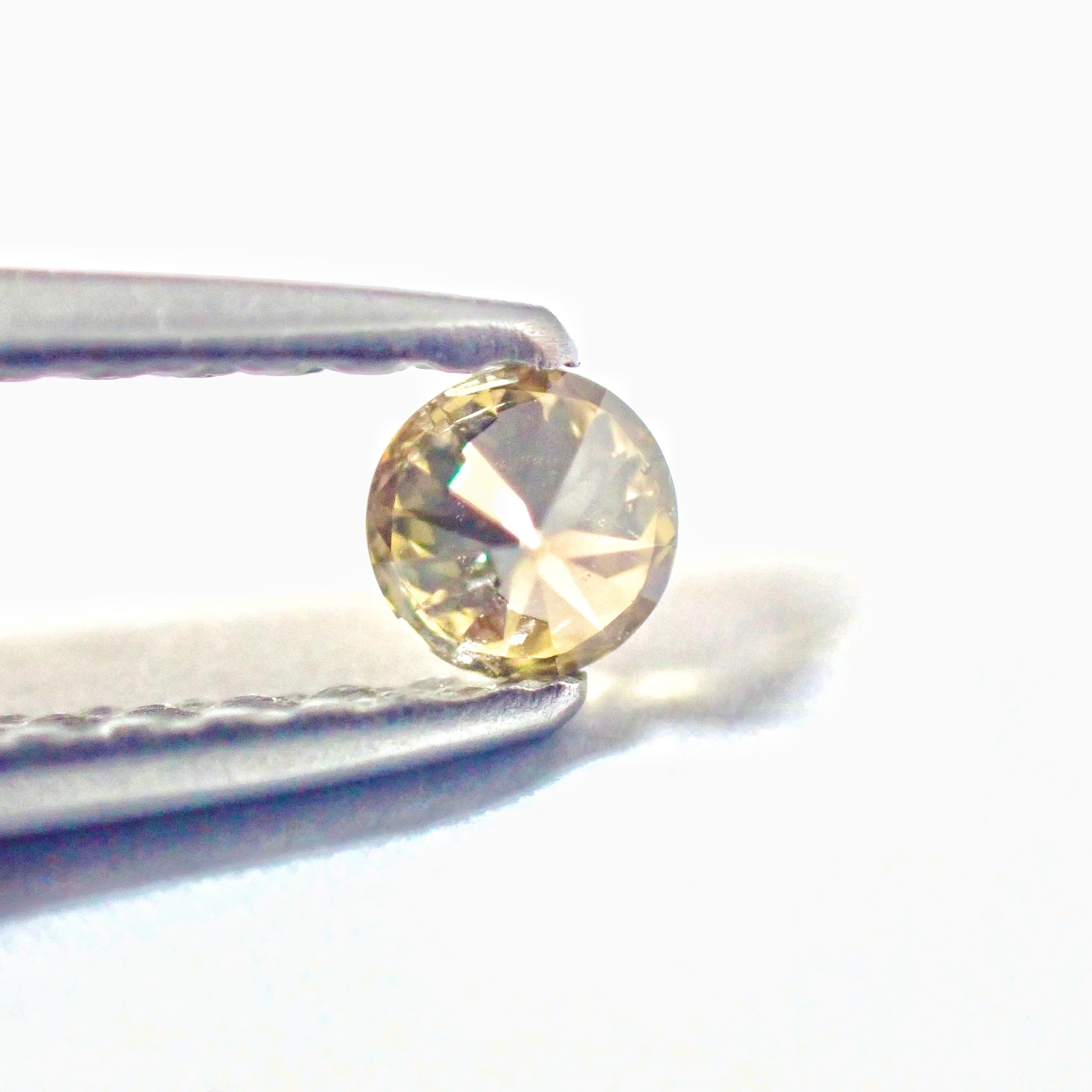 Fancy Deep Brownish Greenish Yellow 0.098ct ファンシー ブラウン