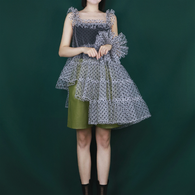 【Tea Tree】フェイクレザーハーフ丈パンツ　10394