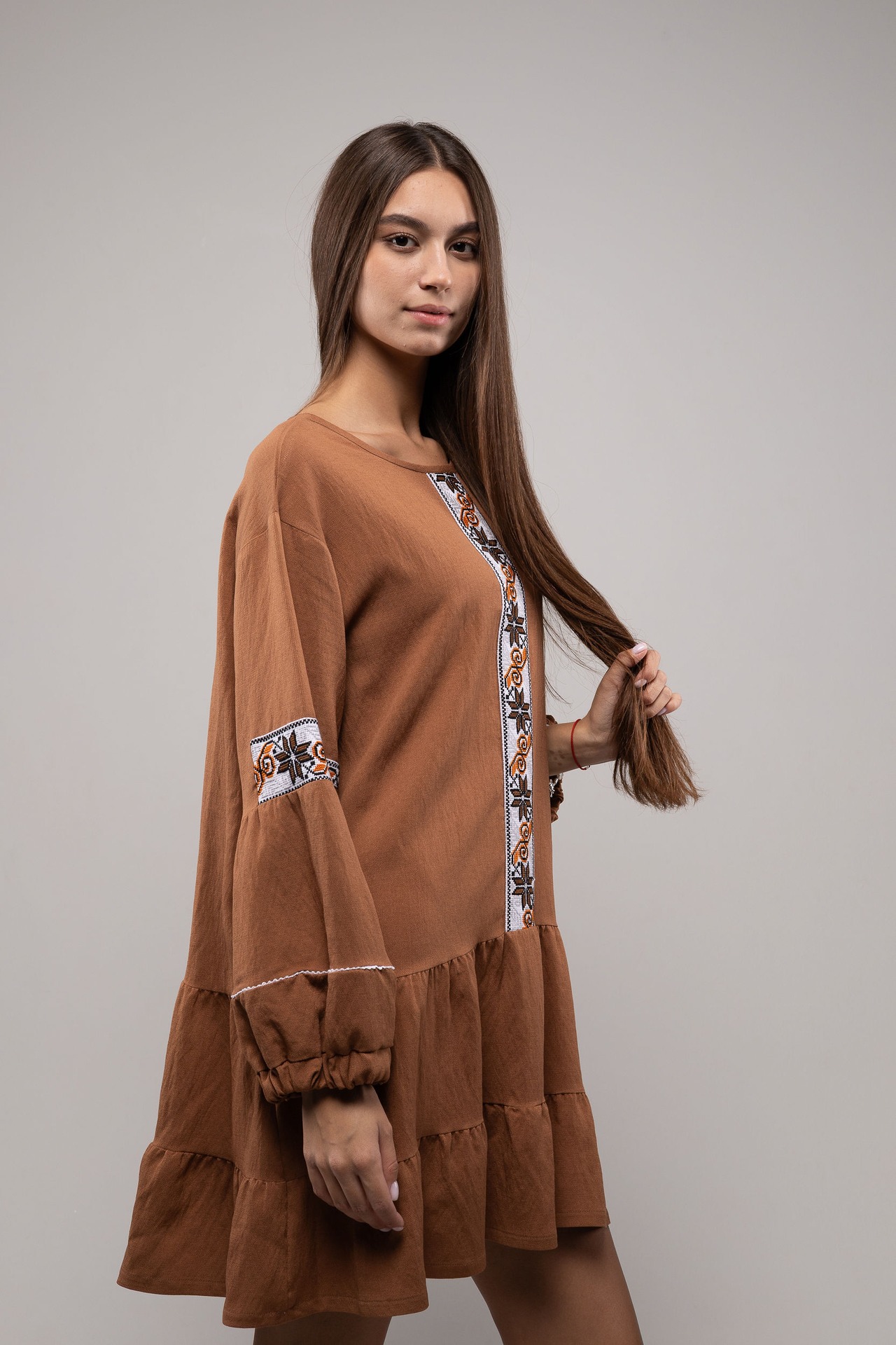 ウクライナ刺繍ヴィシヴァンカ クロスステッチ　手刺繍　チュニック　麻　レディース・フリーサイズ - 11