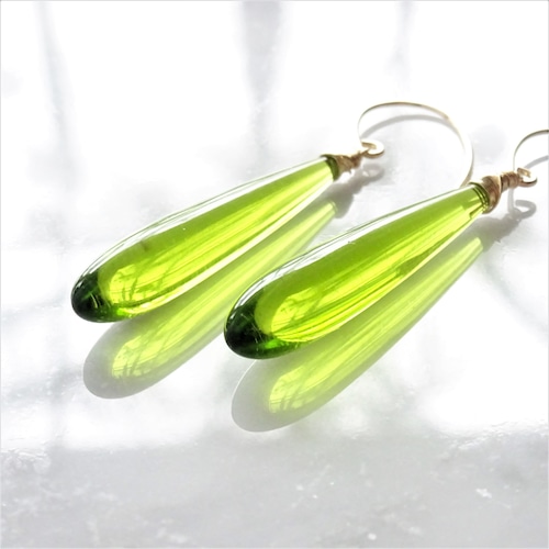 送料無料14kgf*Quartz drop pierced earring / earring RIGHT GREEN