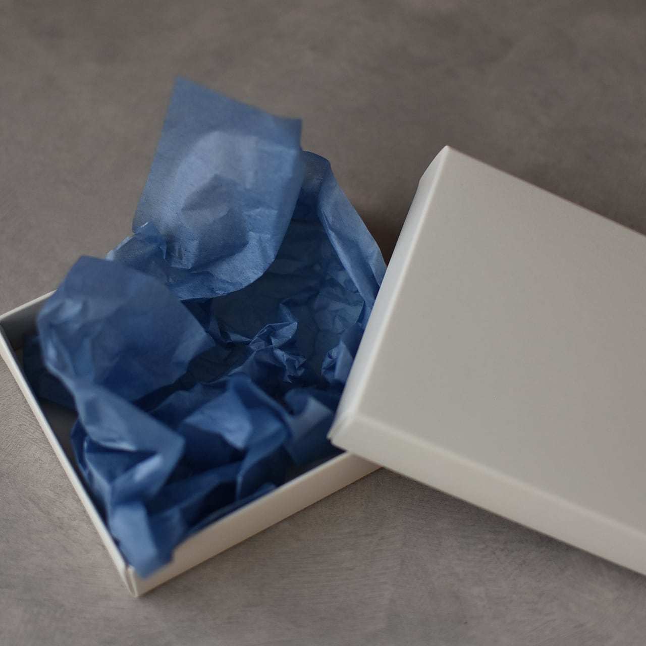 薄葉紙（薄紙） ブルー 【100枚入り】 A4の一回り小さいサイズ