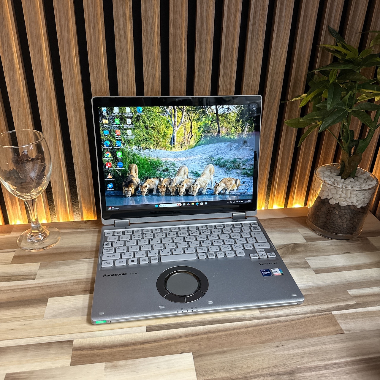 『タッチパネル式』Panasonic Let's note QV1 最高峰i7第11世代 メモリ16GB 人気ノートパソコン