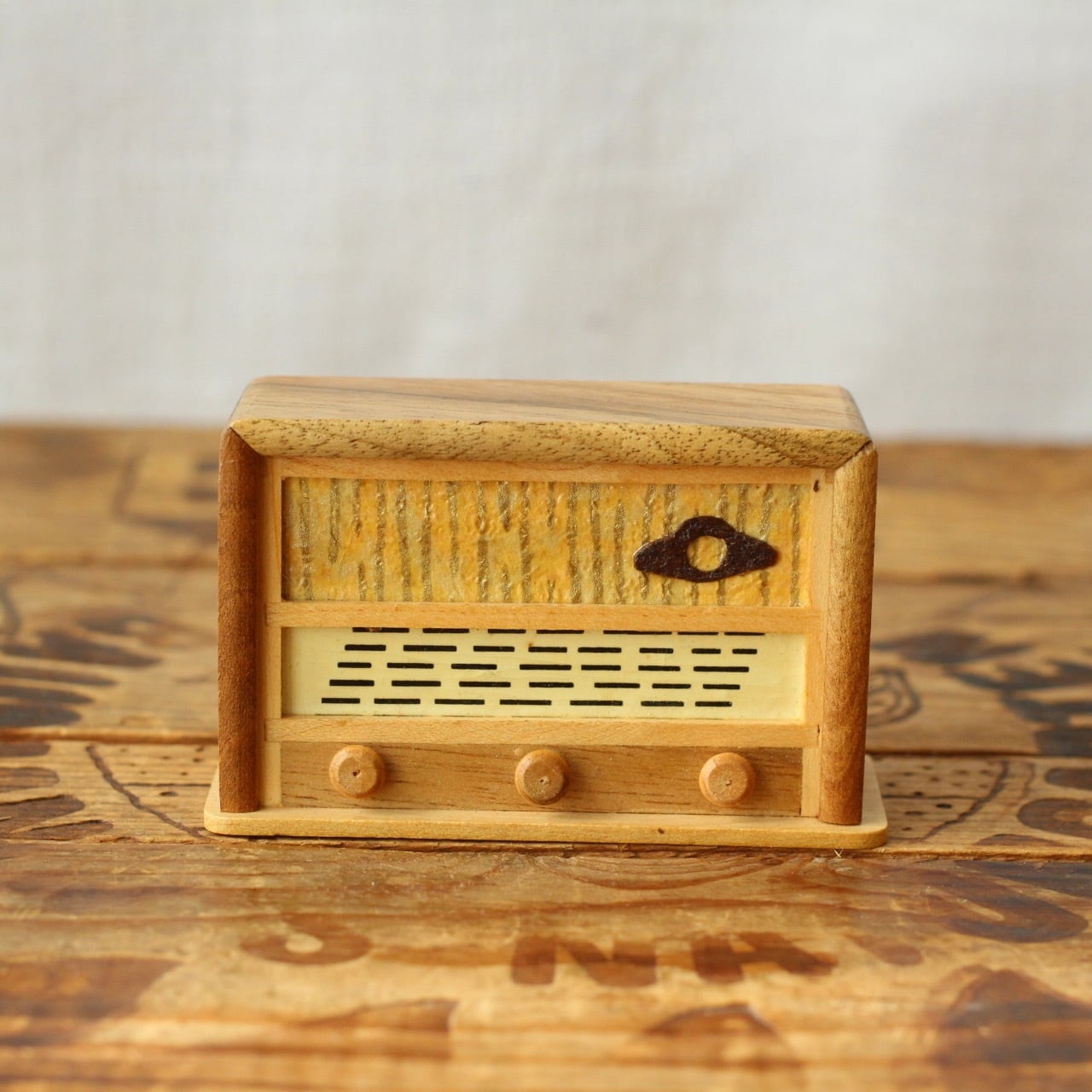 時代玩具 ミニチュア すくなかっ 木製 真空管ラジオ ドール 時代玩具 ミニチュア すくなかっ 木製 真空管ラジオ ドール