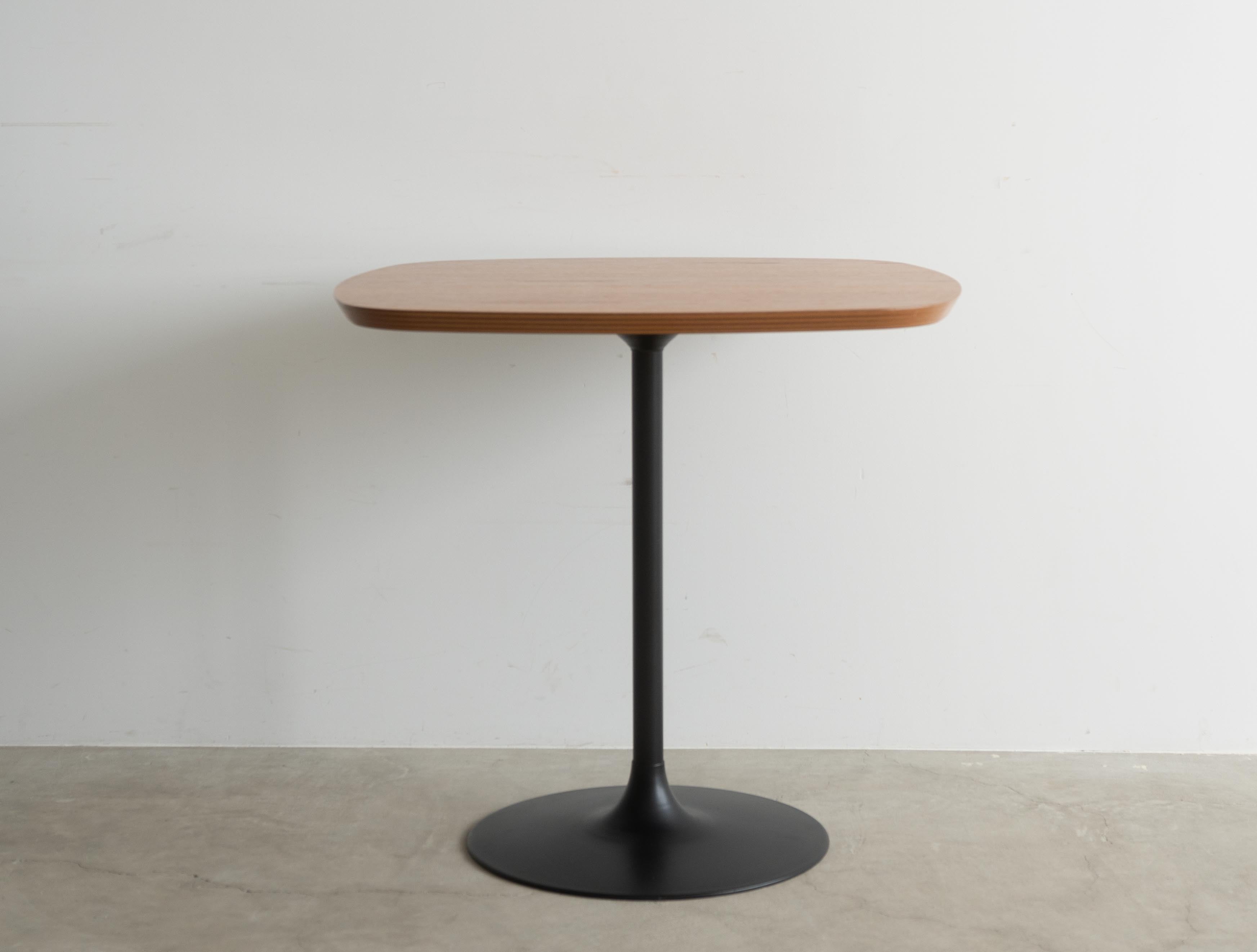 チーク材のカフェ仕様 graf PLANKTON TABLE