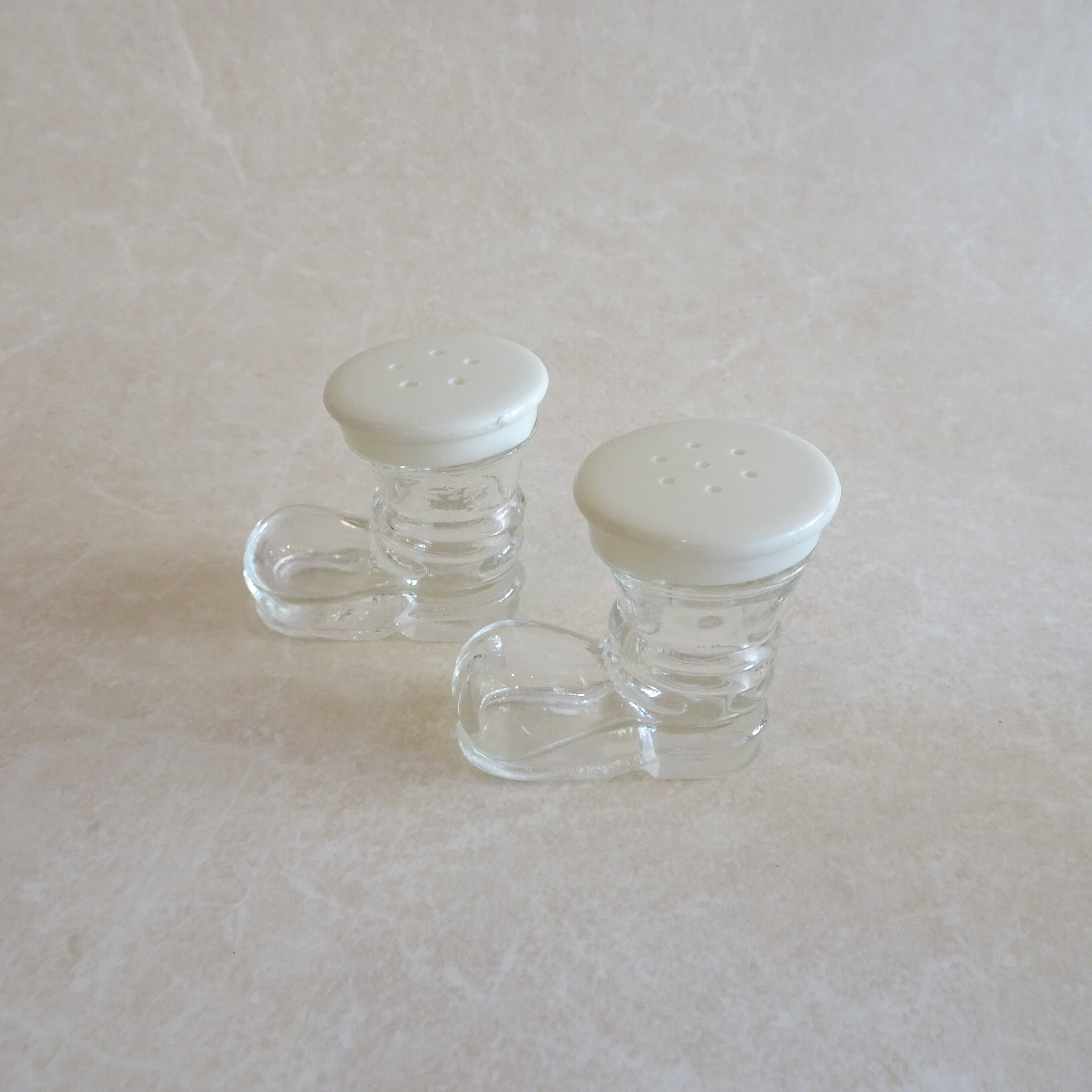 ブーツ型のソルト&ペッパー