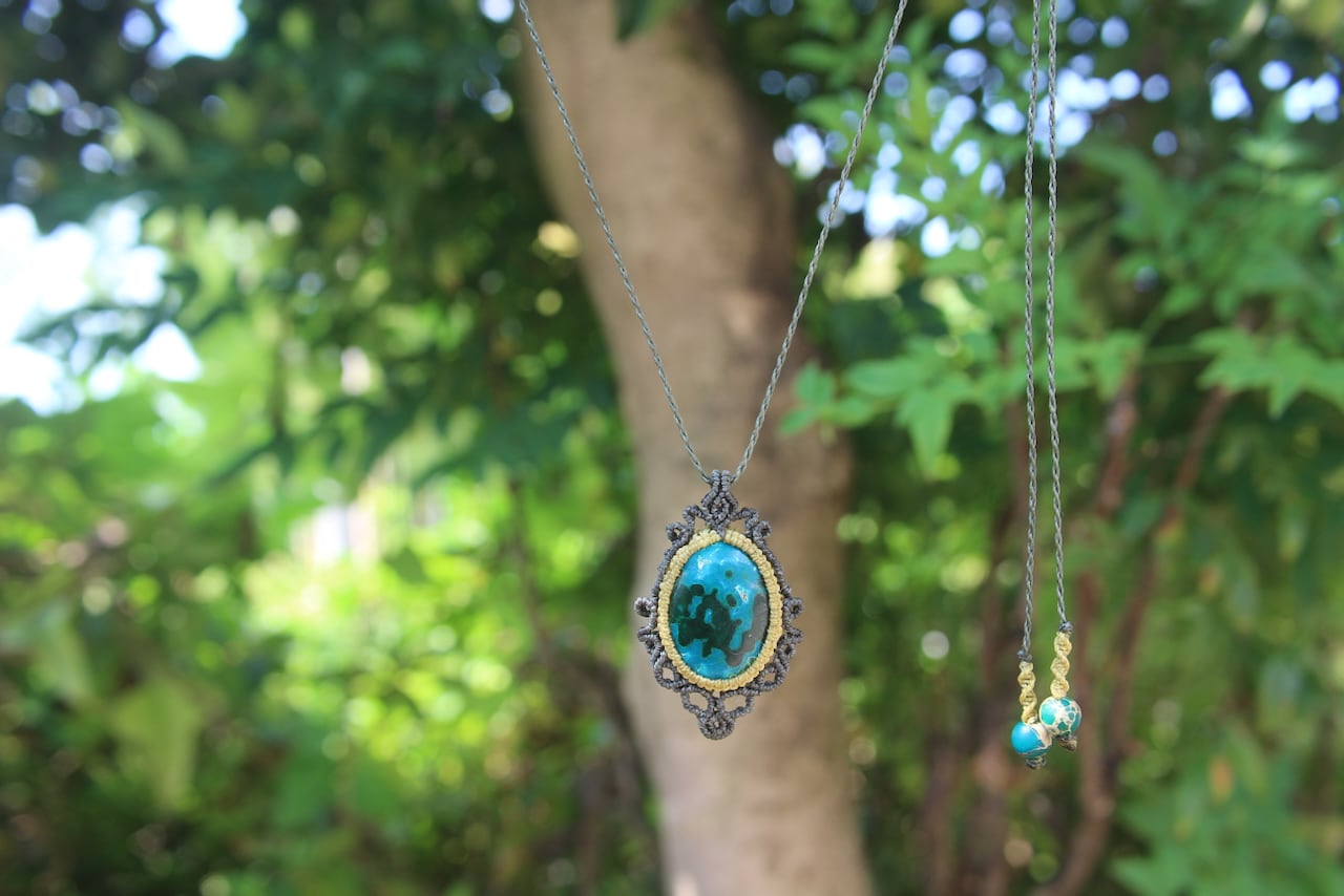 Chrysocolla malachite micro macrame pendant