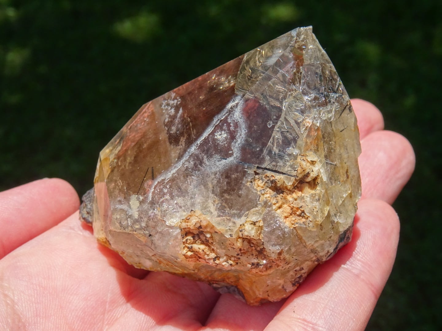 ザギ水晶 ザギマウンテンクォーツ 578g レインボー ザギマウンテン