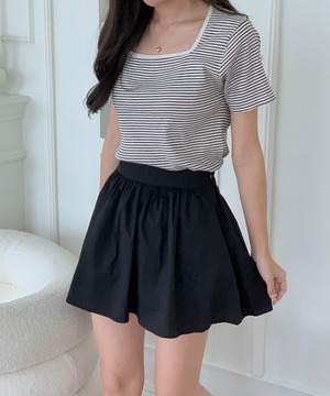 bloom mini skirt (white / black)