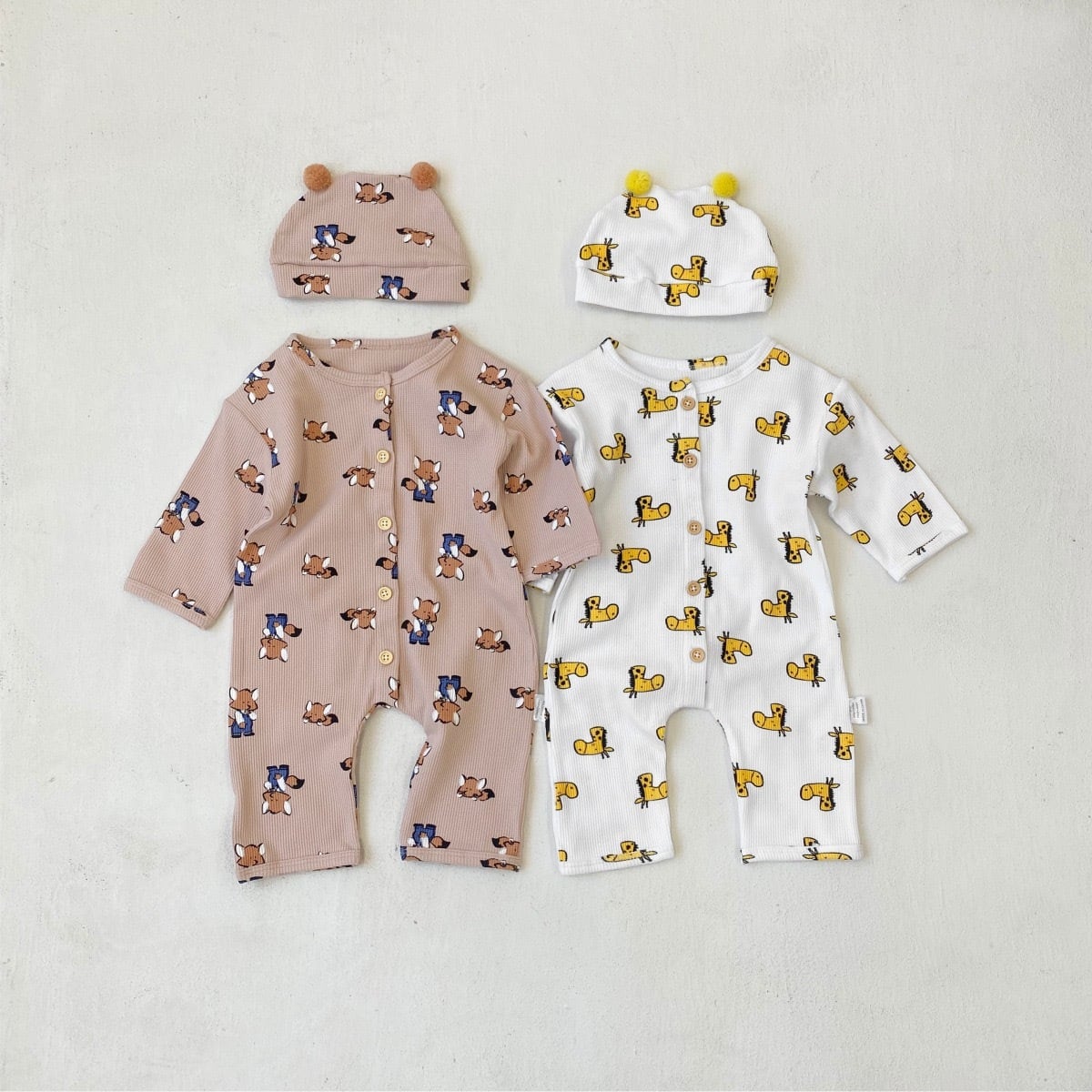 ,キツネとキリンがかわいいワッフルカバーオール(帽子付き)