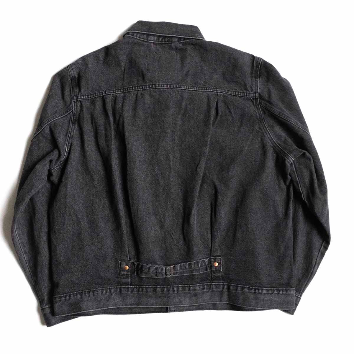 美品】 LEVI