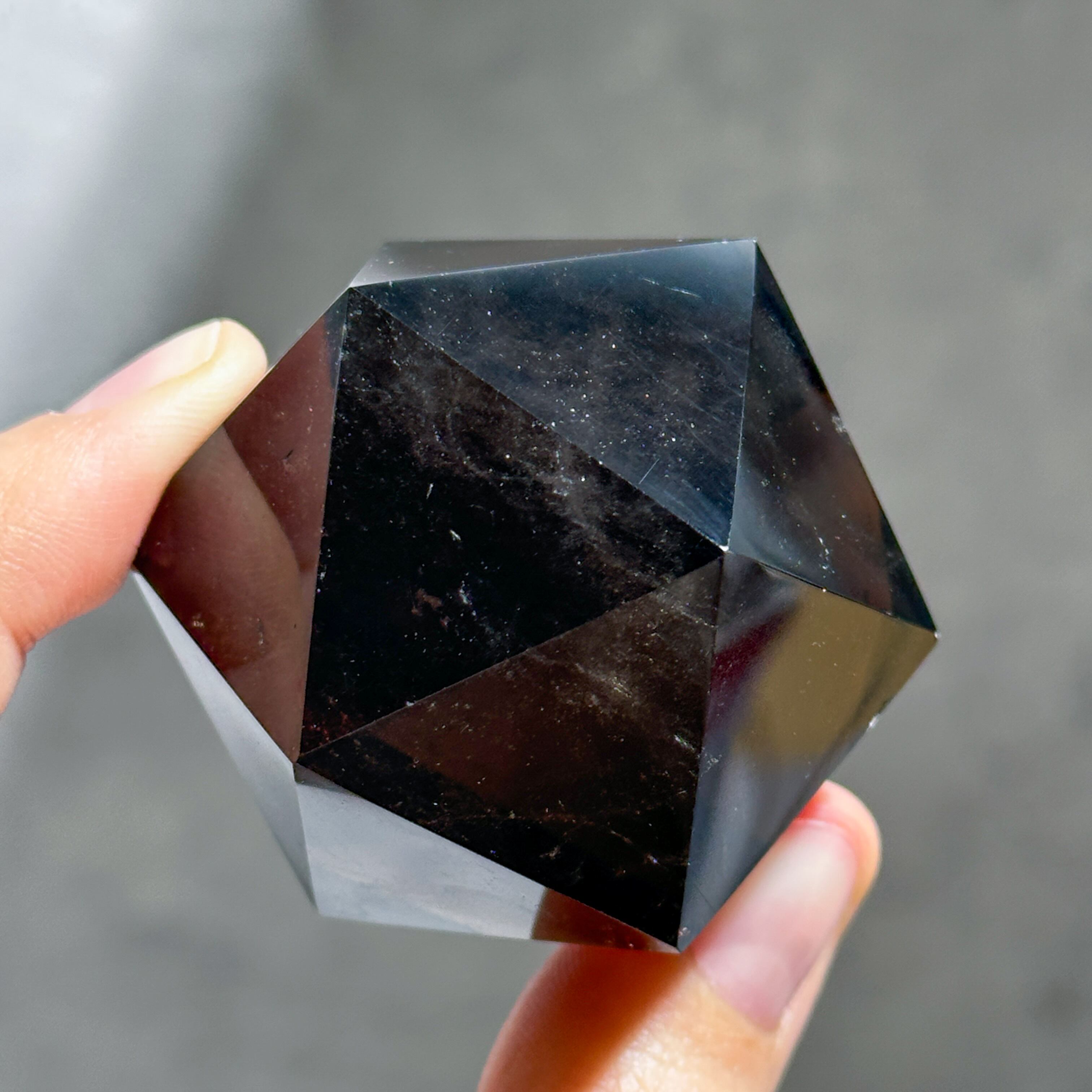 【ハイクオリティ】虹◎ミナスジェライス産スモーキークォーツ 正二十面体21◇ Smoky quartz Icosahedron◇ 天然石・鉱物・パワーストーン