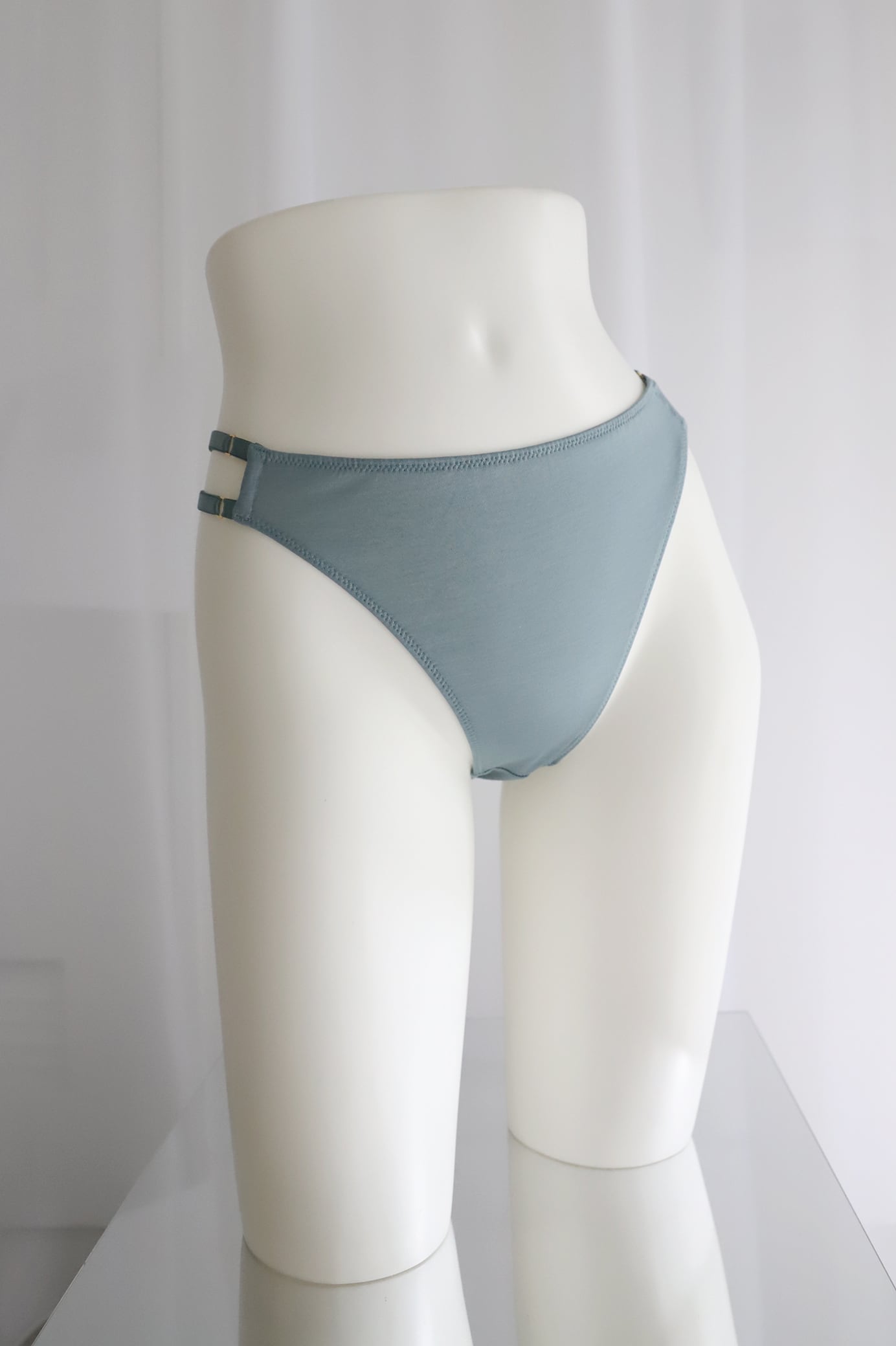 サイドストラップショーツ | GEMINItale