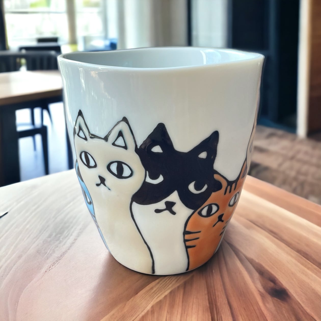 ねこ会議 マグカップ ③ 】 ネコたちの愛らしい姿に癒やされながら