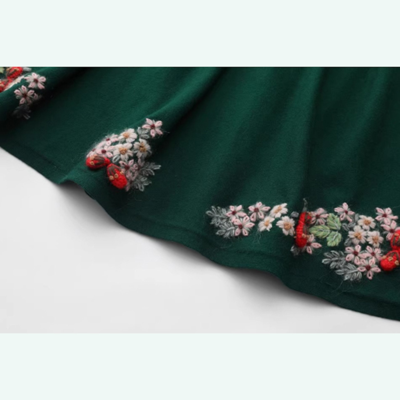 深翠に咲く花の詩ウール刺繍スカート 《Y0353》