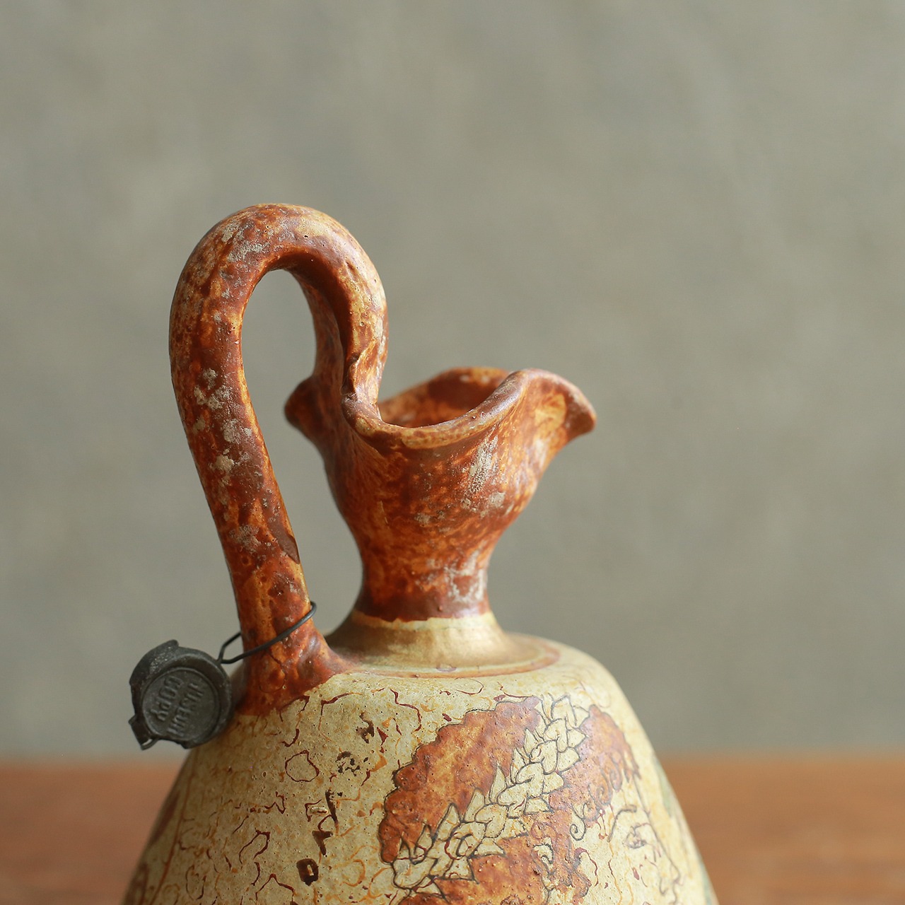 ギリシャからやってきた、個性的なフラワーベース 14