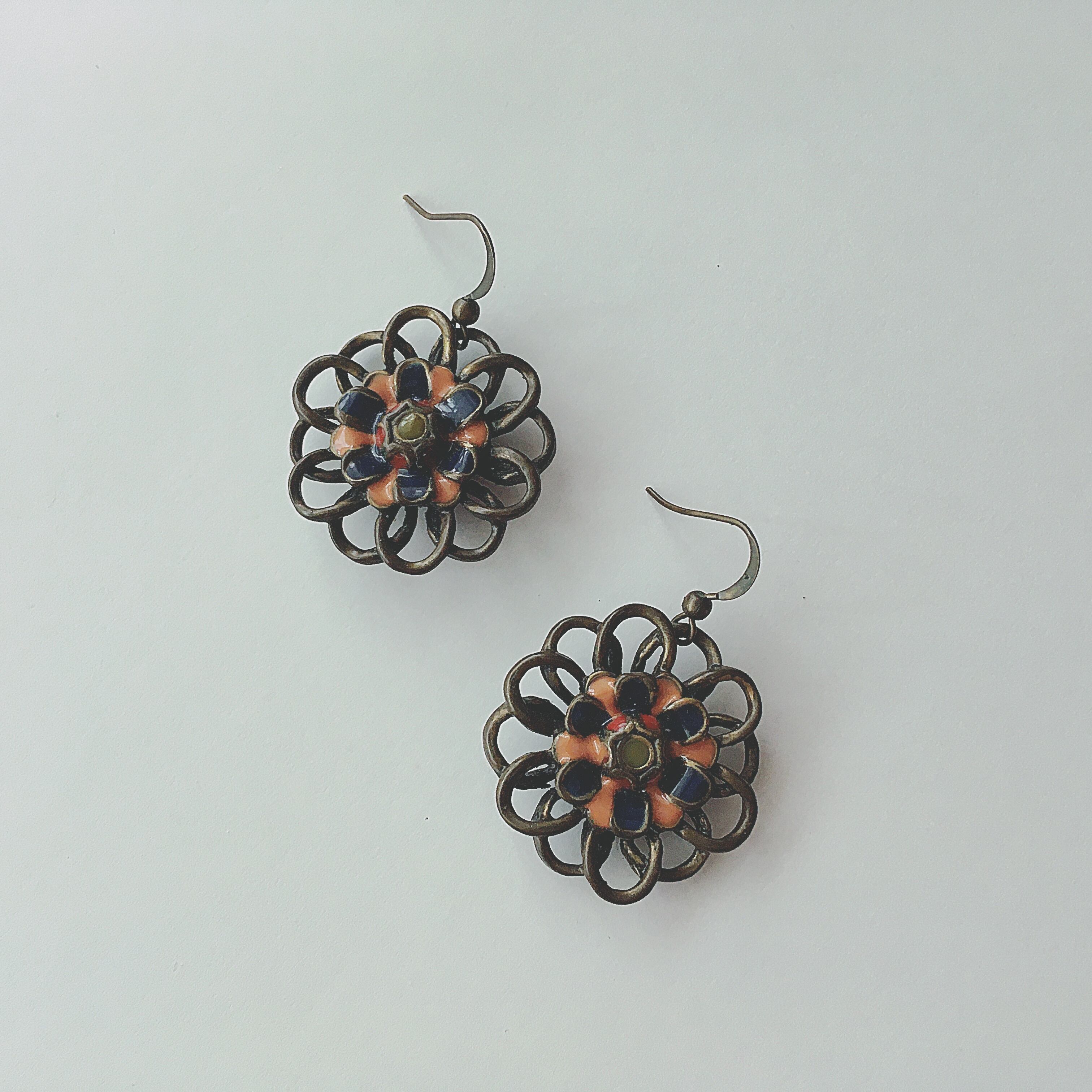 ハンドメイド 青とオレンジの花柄ピアス ハンドメイド 青とオレンジの花柄ピアス