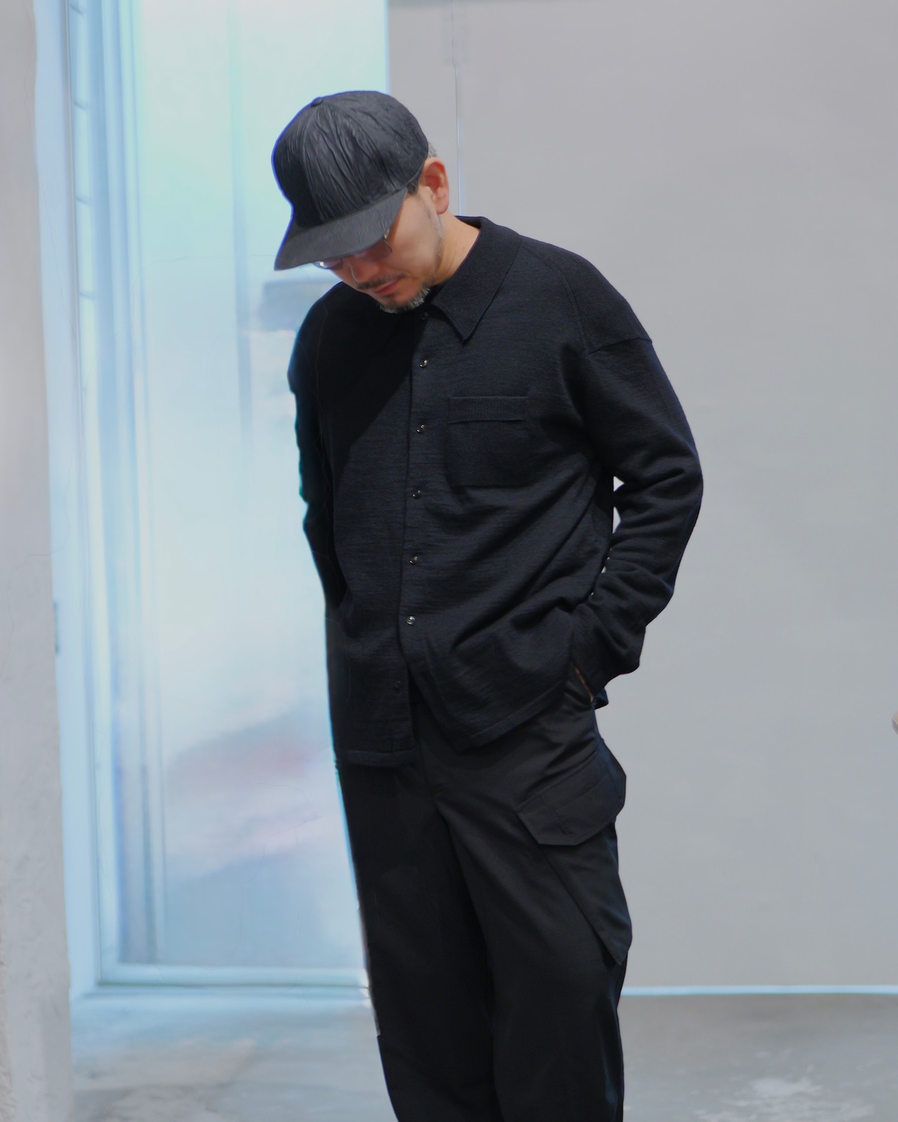 MAYKAM - Knit Shirt :Black|ワイルドシルク混/度詰め編み/ヨーク&カフス編地切替/立体袖