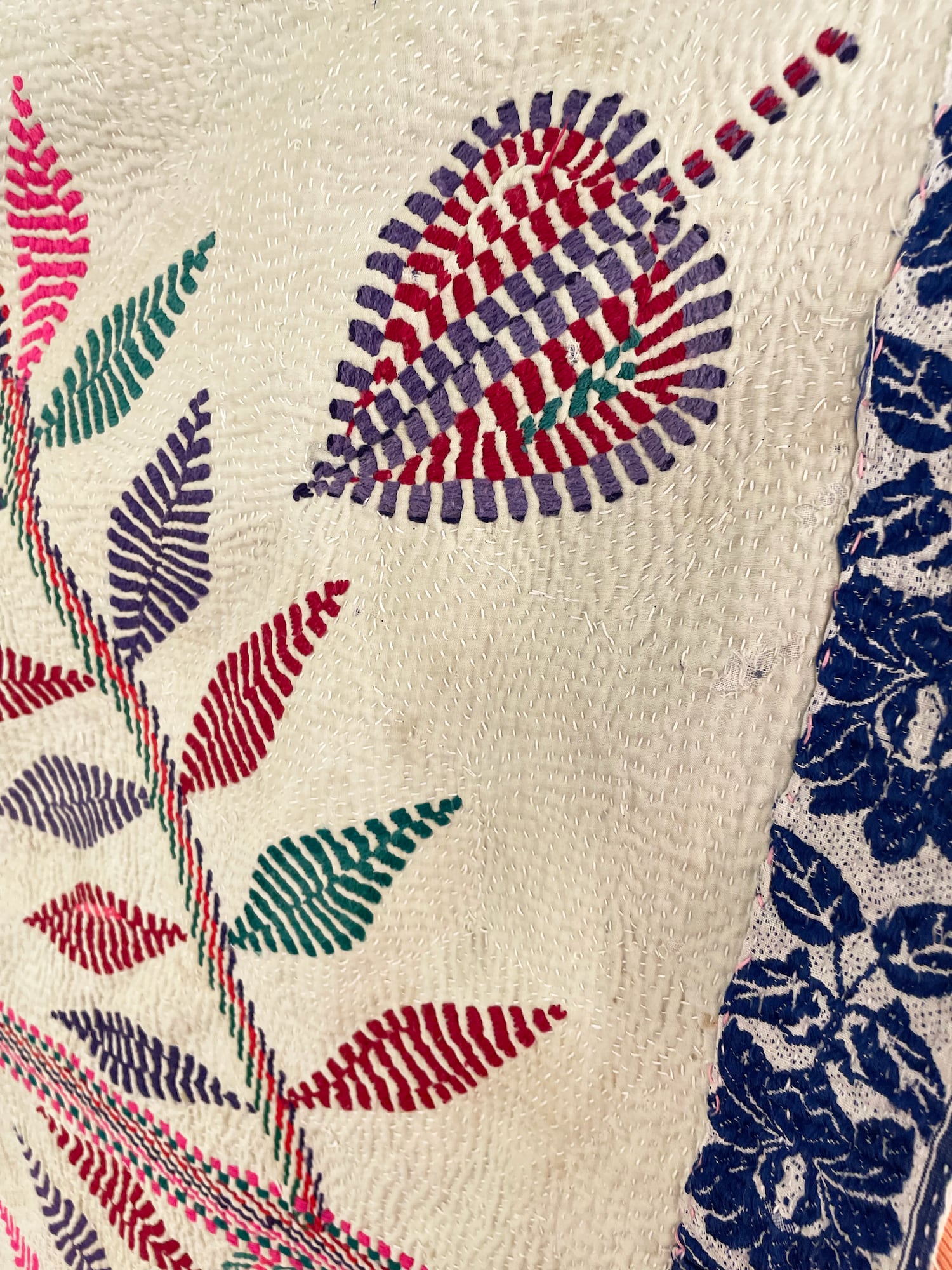 #125 ラリーキルト / カンタキルト / 薄手 / ソファカバー / 花柄 1点物White vintage kantha quilt no.125 カンタキルト ラリーキルト