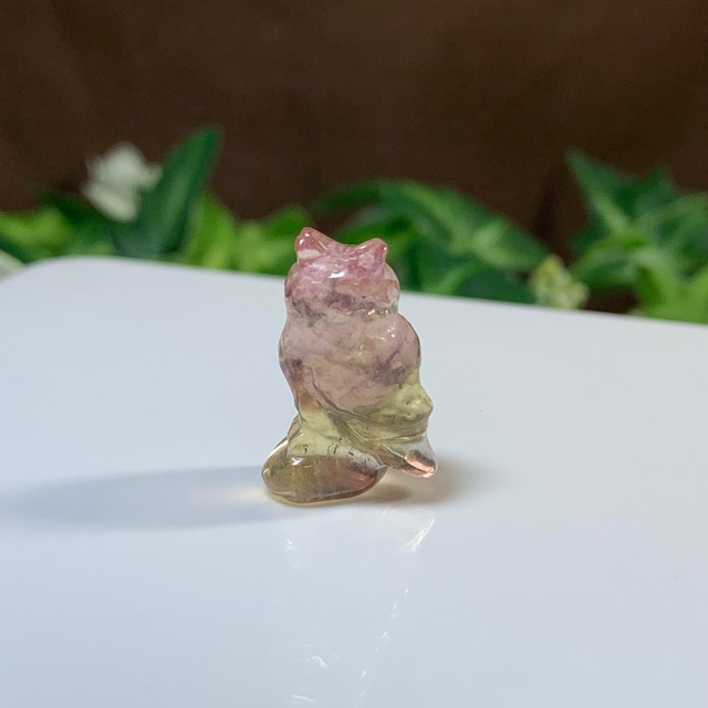 20.可愛い小さいフローライトふくろう