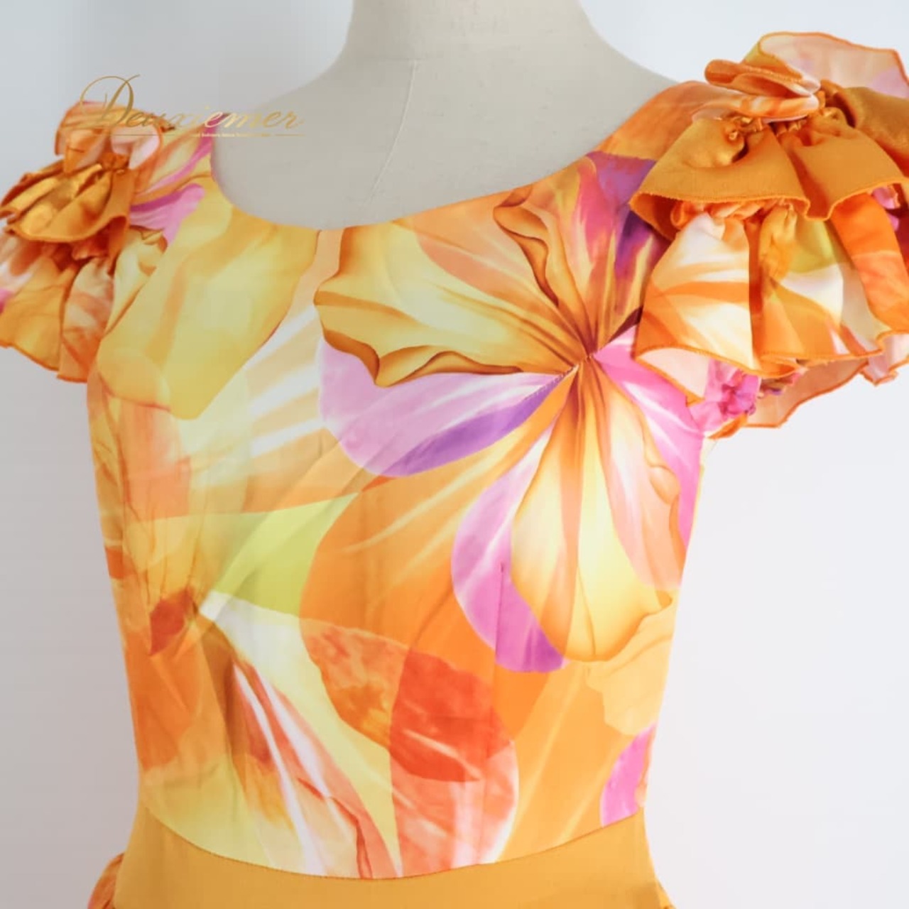 フラダンス 衣装 ALOHA STANDARDS アロハスタンダード ワンピース ドレス オレンジ系 花柄 フリル カラフル かわいい 華やか 鮮やか 明るい 橙 黄 紫 ハワイアン アロハ ハワイアンプリント レッスン 練習 イエロー系 ピンク系 パープル系