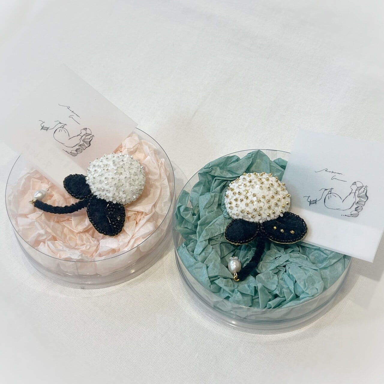こり様 専用 紫陽花 ハリネズミ ビーズ 刺繍 ブローチ ハンドメイド