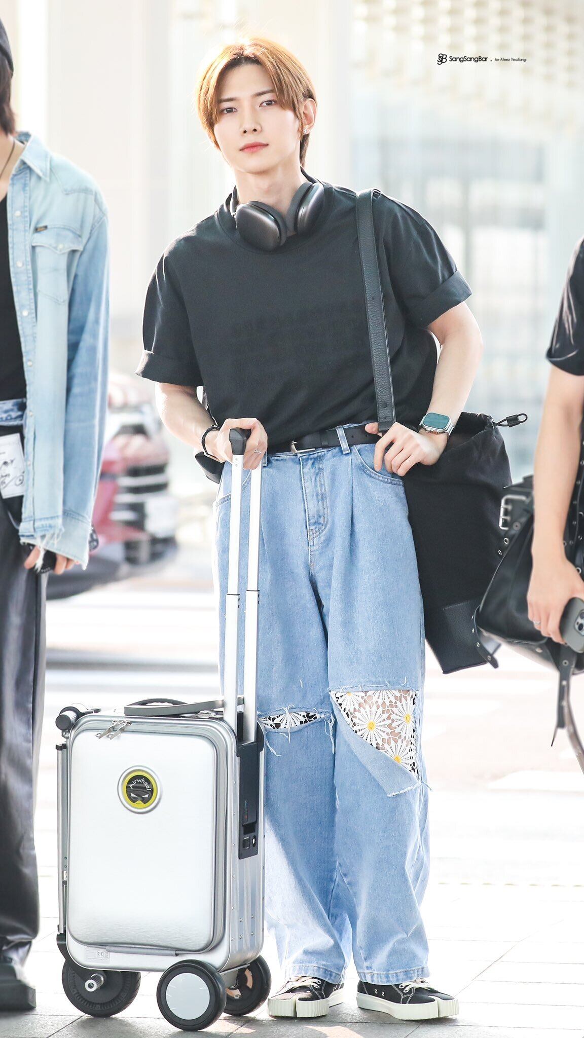 ☆ATEEZ ヨサン 着用！！【THE GREATEST】Flower Denim Pants