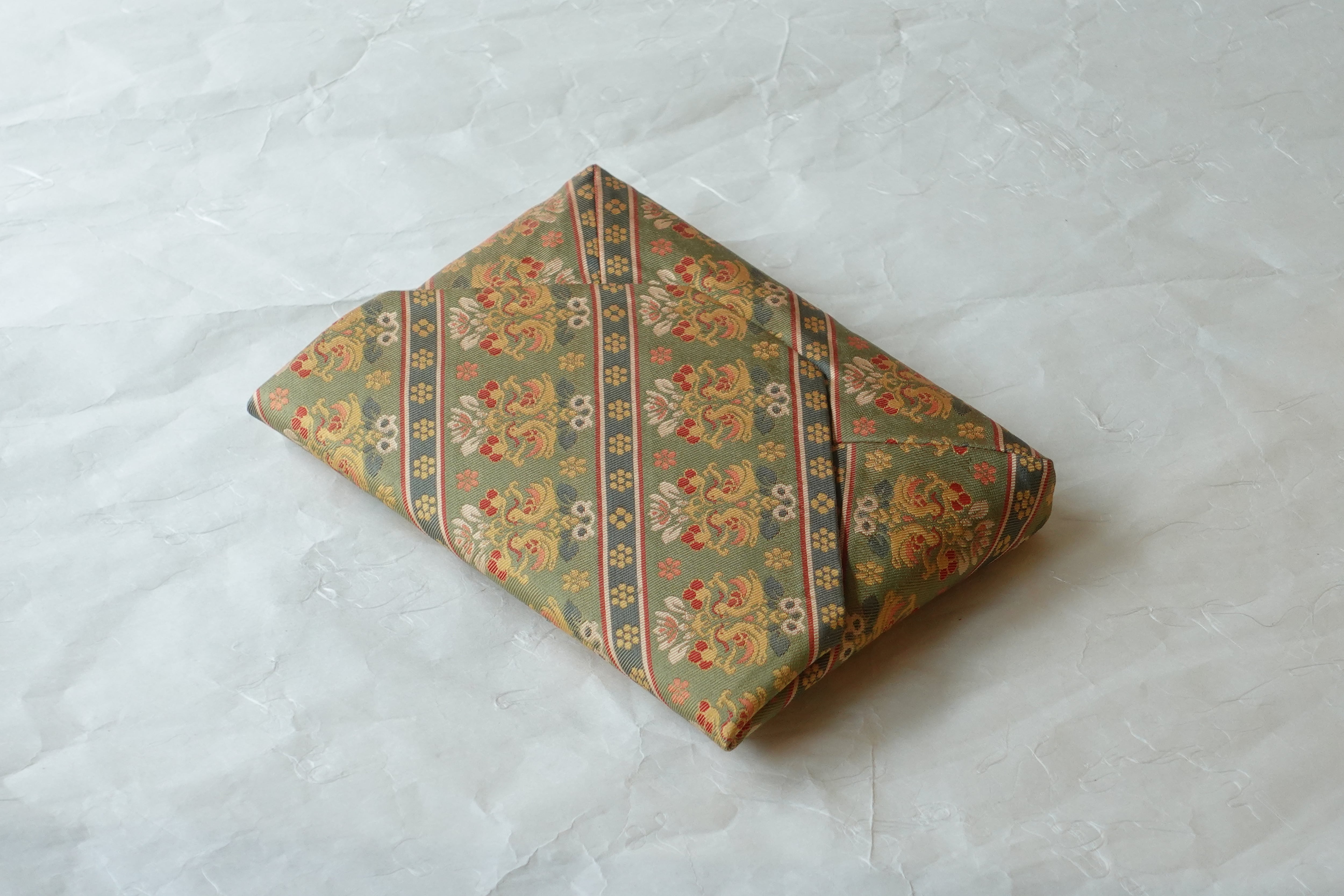 日本製 正絹（しょうけん） 数寄屋袋（すきやぶくろ） 七曜鴛鴦暈繝錦