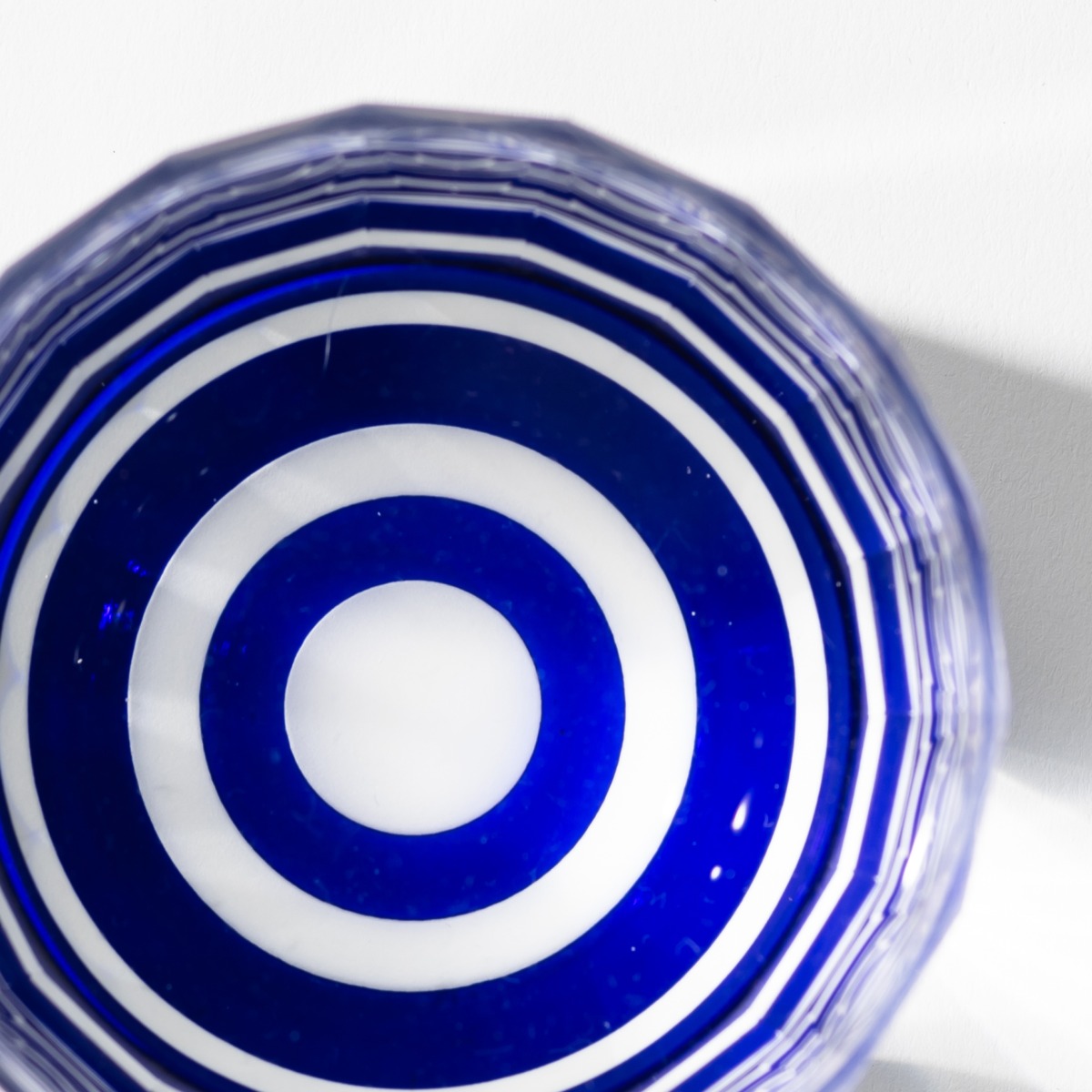 瑠璃 蛇ノ目切子 ぐい呑 | 椎名切子（GLASS-LAB) 江戸切子・砂切子の通販