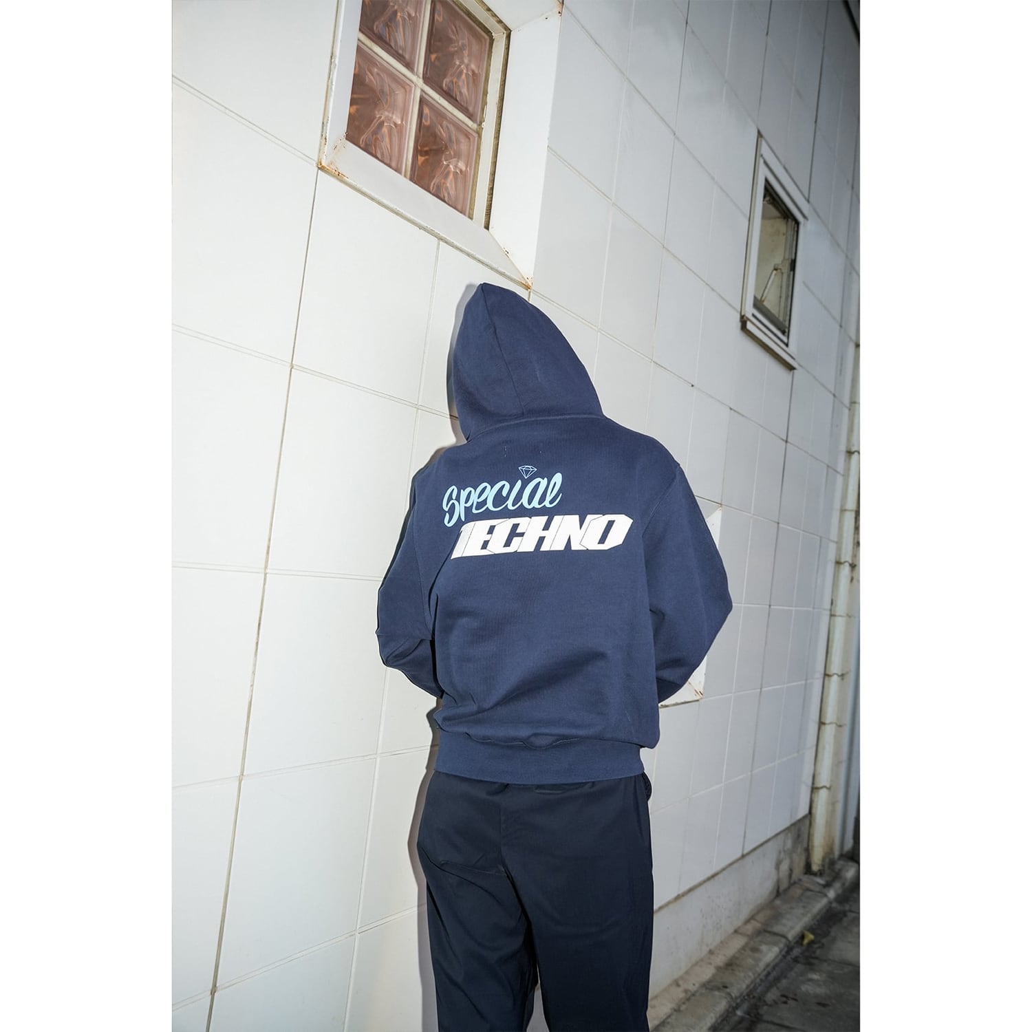 UNEEK BASEMNT - Discover independent style.