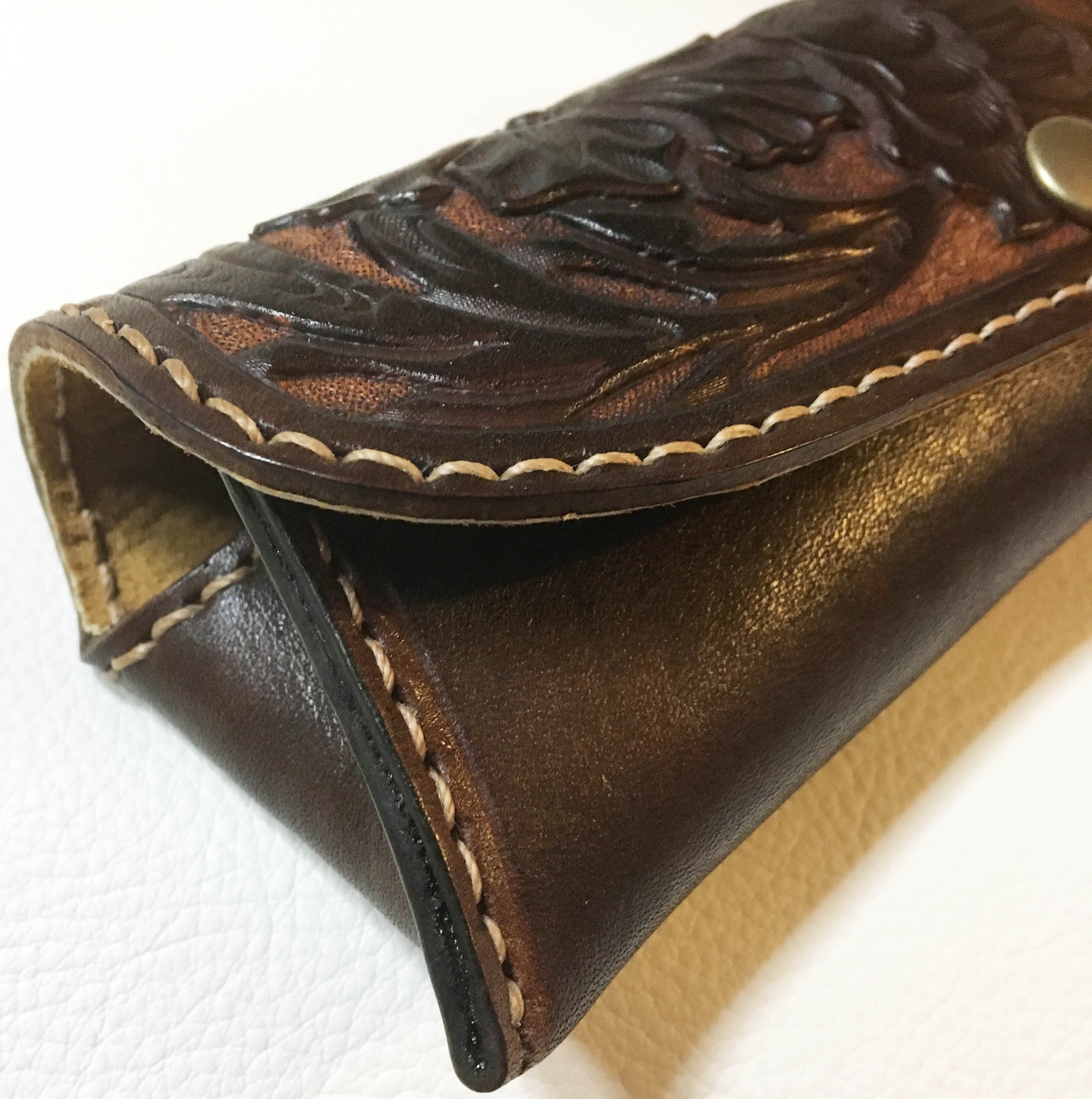 本革製メガネ・ケース（焦茶／カービング）gc012 | wizardleather