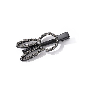 ヘアクリップ かわいい 黒兎 キラキラ バレッタ