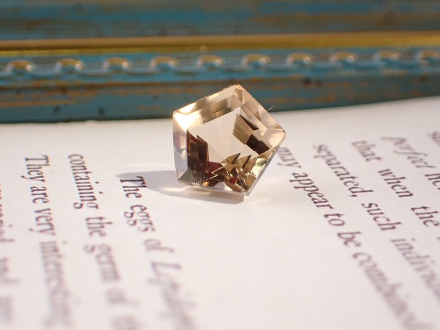 シトリン　1.97ct　[C13‐658]