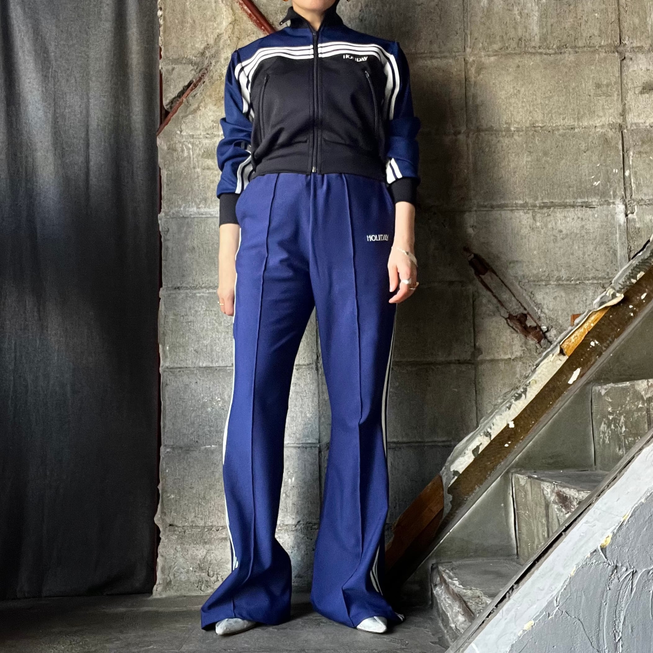 HOLIDAY】 puff sleeve track jacket (navy） | olaf