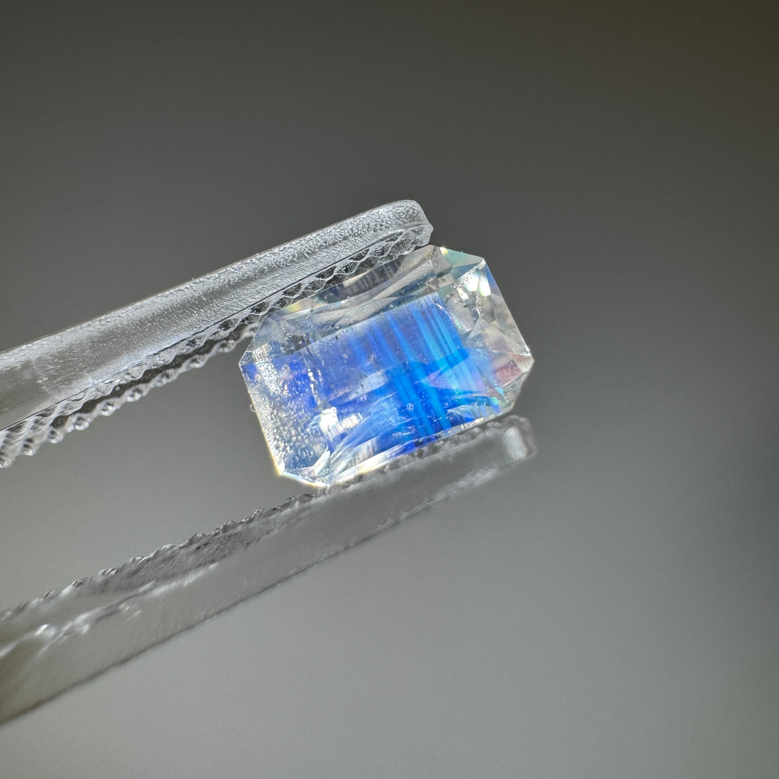 レインボームーンストーン 〜しましまシラー〜 0.60ct | GEMマニ屋