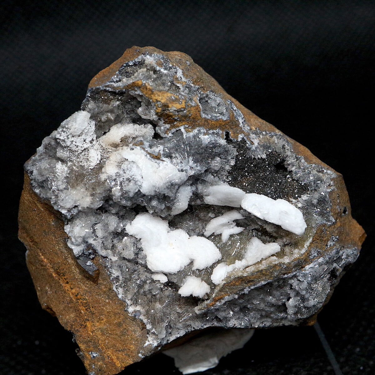 ※SALE※アメリカ産  ヘミモルファイト＆カルサイト  66,9g HNP003 原石　鉱物　鉱石　天然石　パワーストーン