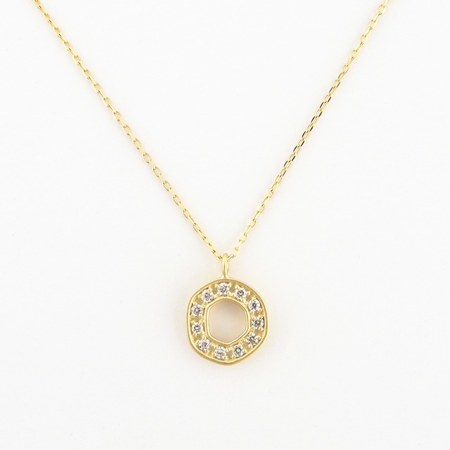 Pebble circle necklace