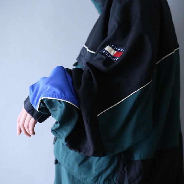 "TOMMY HILFIGER" 3-tone good coloring over silhouette mountain jacket