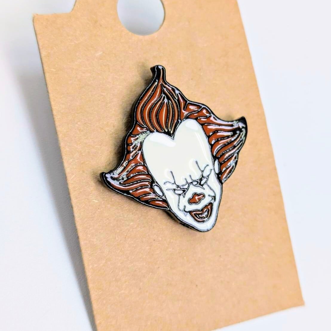 送料無料！ ★ピンズ PINS★ピンバッジ 【ペニーワイズ（IT）】 〚アメリカン雑貨 アメトイ〛