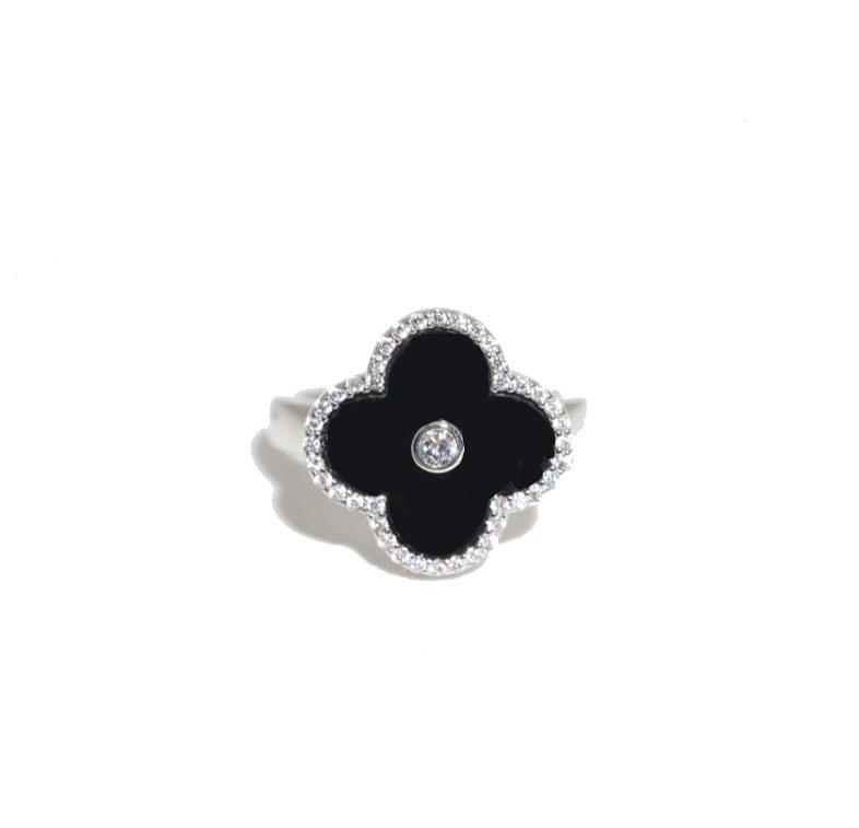 onyx clover ring | SASSY ANGEL