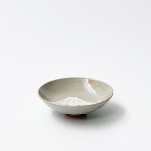 乾山写し不二平盃／Wide sake cup colored Mt.Fuji