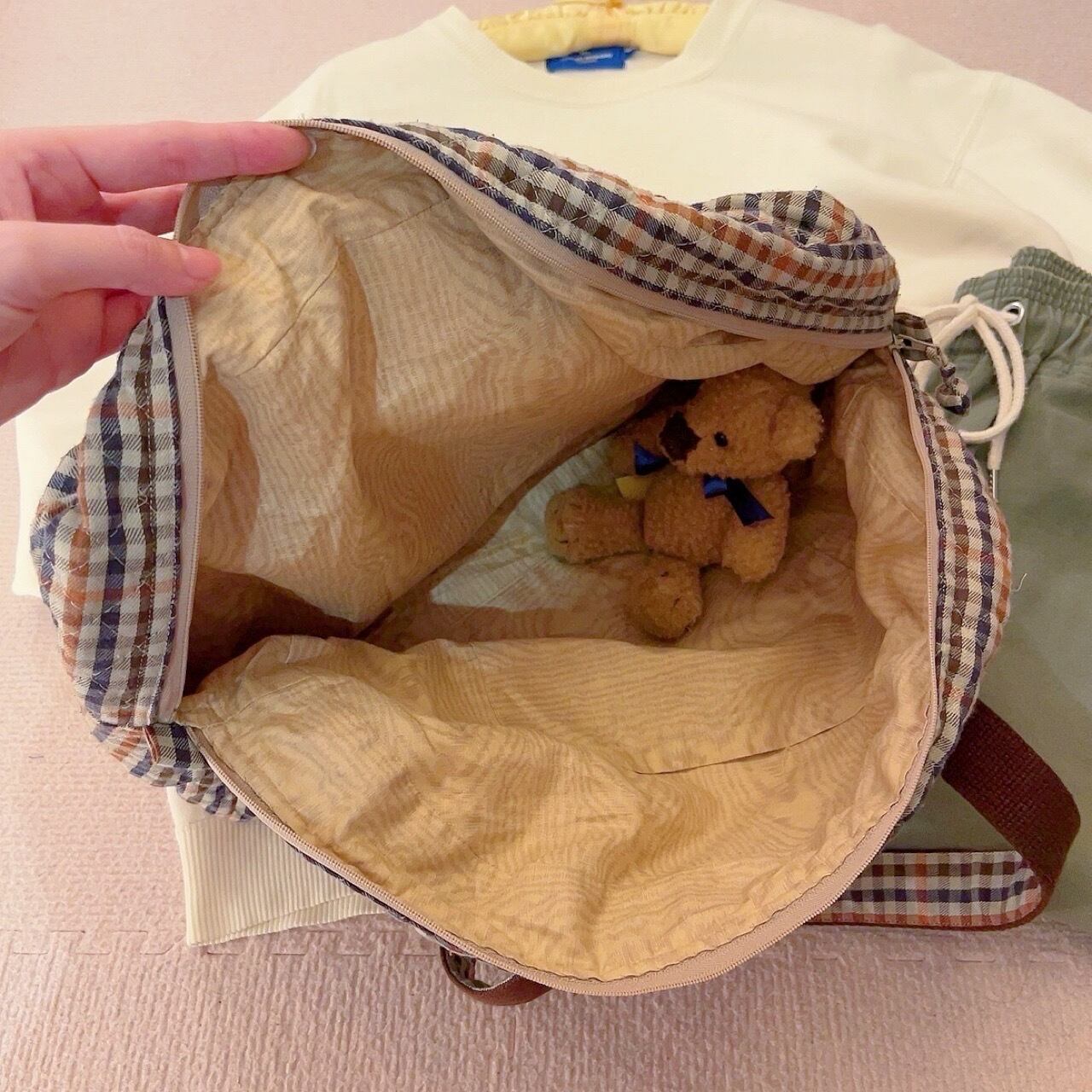 bear wappen check tote bag