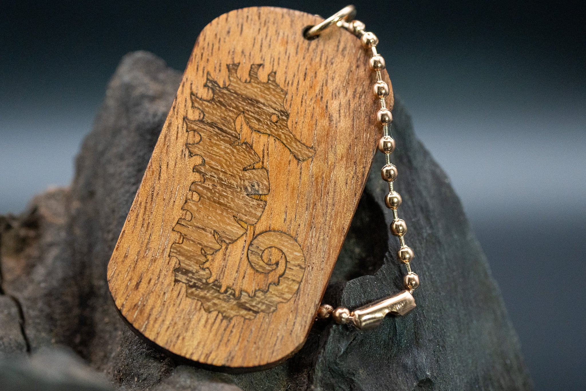 【王族の愛した銘木】 ハワイアンコア ドッグタグ 象嵌 のぼり竜