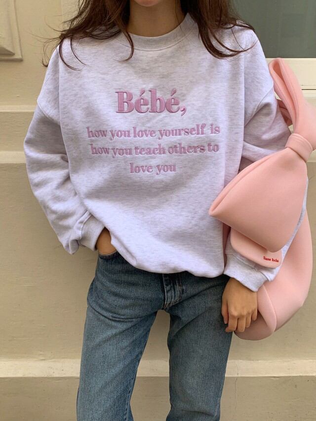 プルオーバー レディーストップス レディース服 ゆるシルエット 英字ロゴ スタイリッシュ