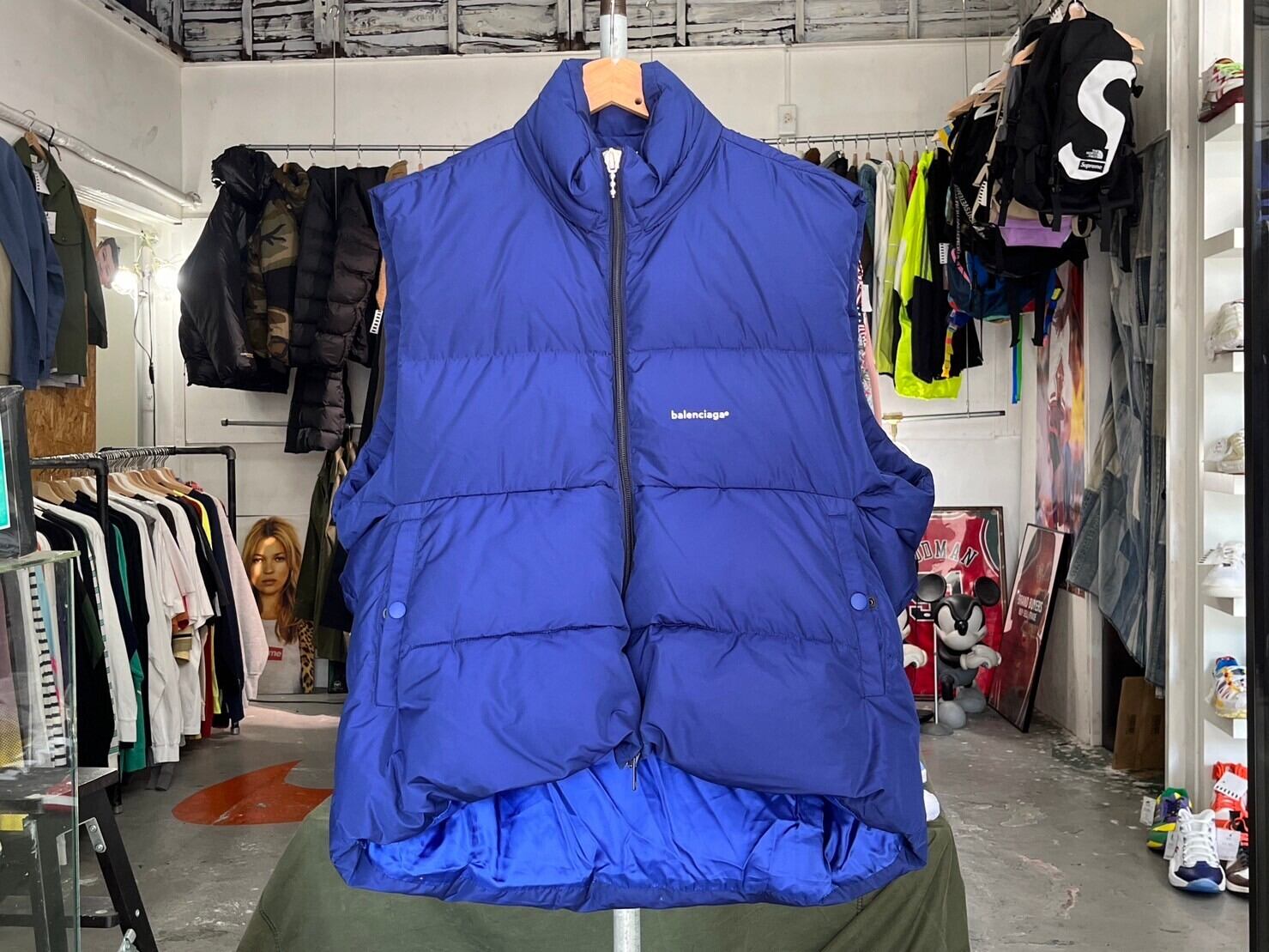 BALENCIAGA C-SHAPE DOWN VEST ROYAL 48 83595 | BRAND BUYERS OSAKA