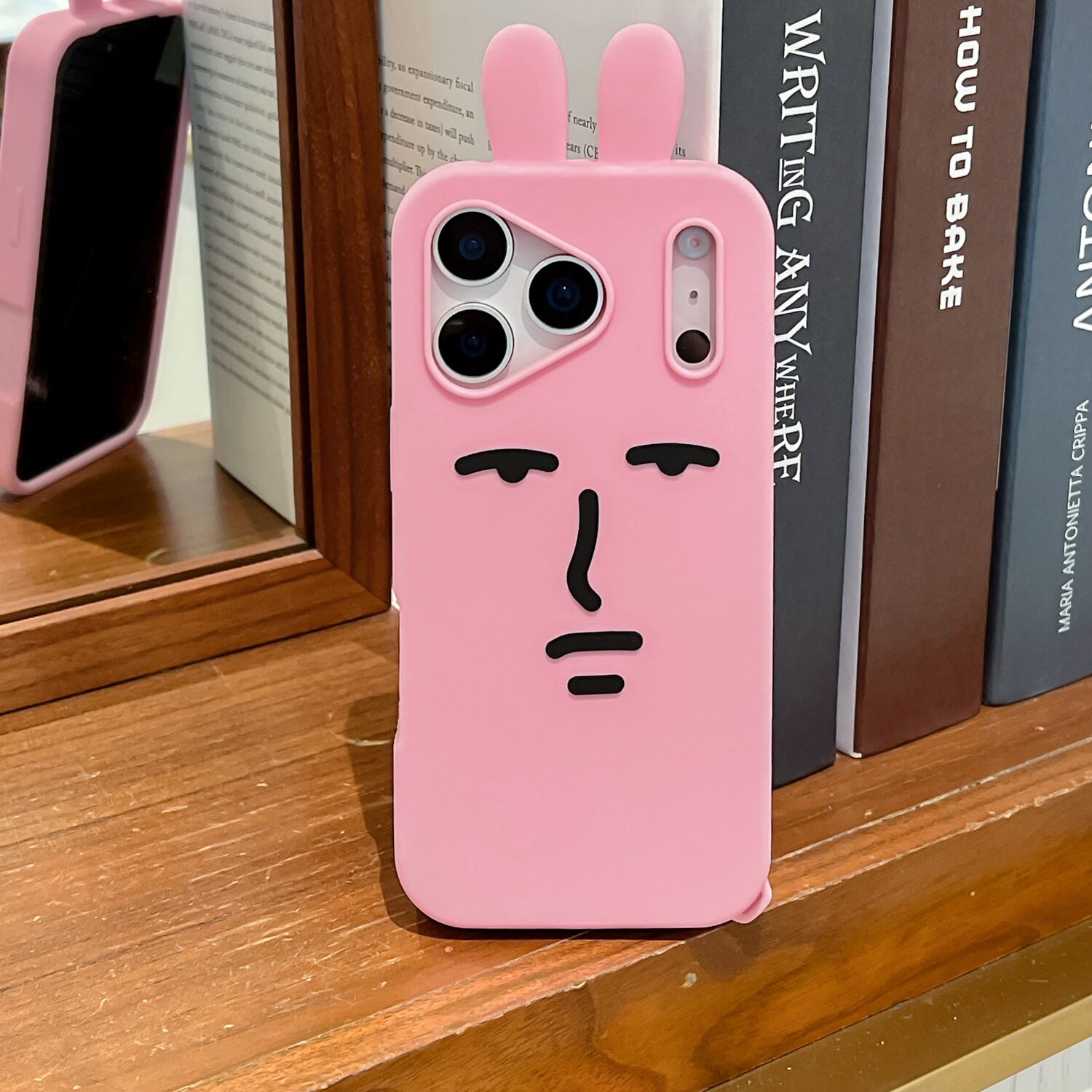 ウサミミ iPhone 17 16 15 14 13 ケース かわいい 表情 ウサギ