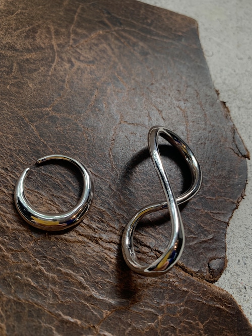 Soierie Connect eight loop ring (small 2p) Silver